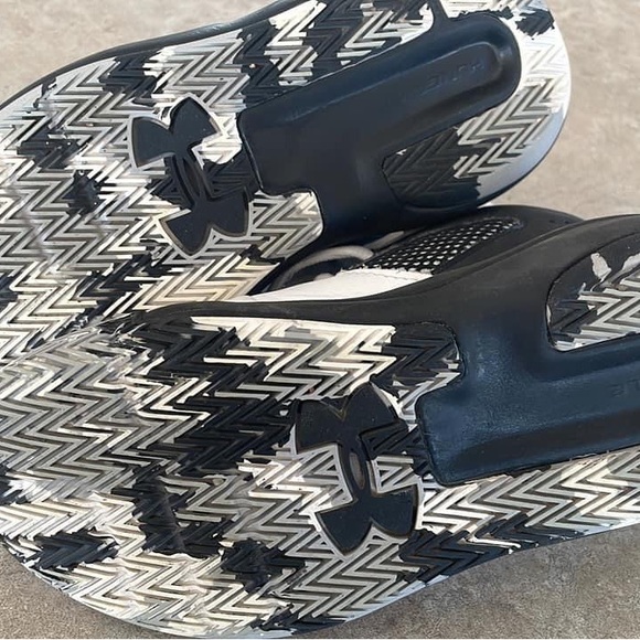 Boys basketball shoe or street shoe. - Picture 3 of 3